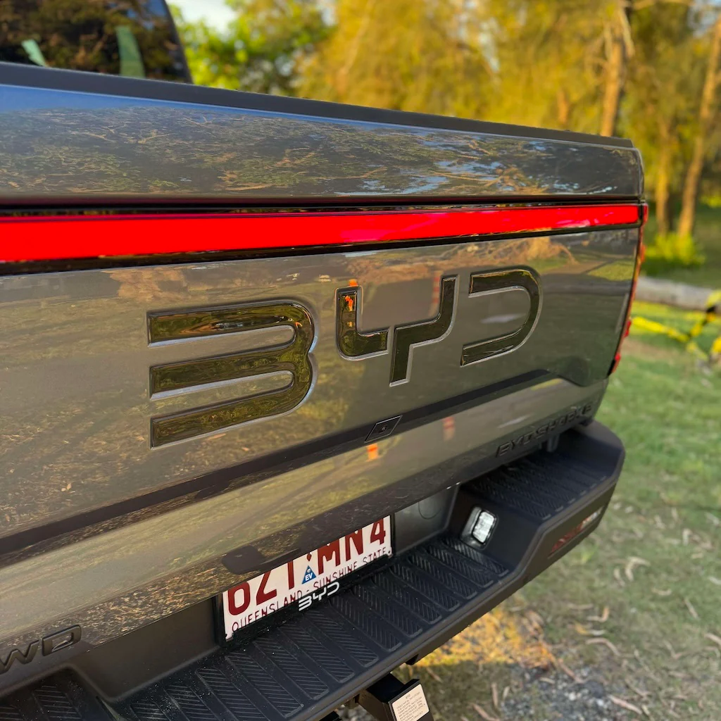 BYD Shark 6 Rear Badge - Image 3