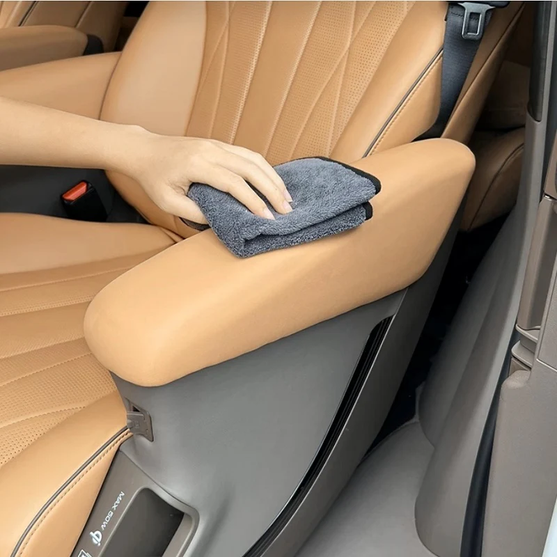 Denza D9 Middle Row Seat Armrest Cover - Image 12