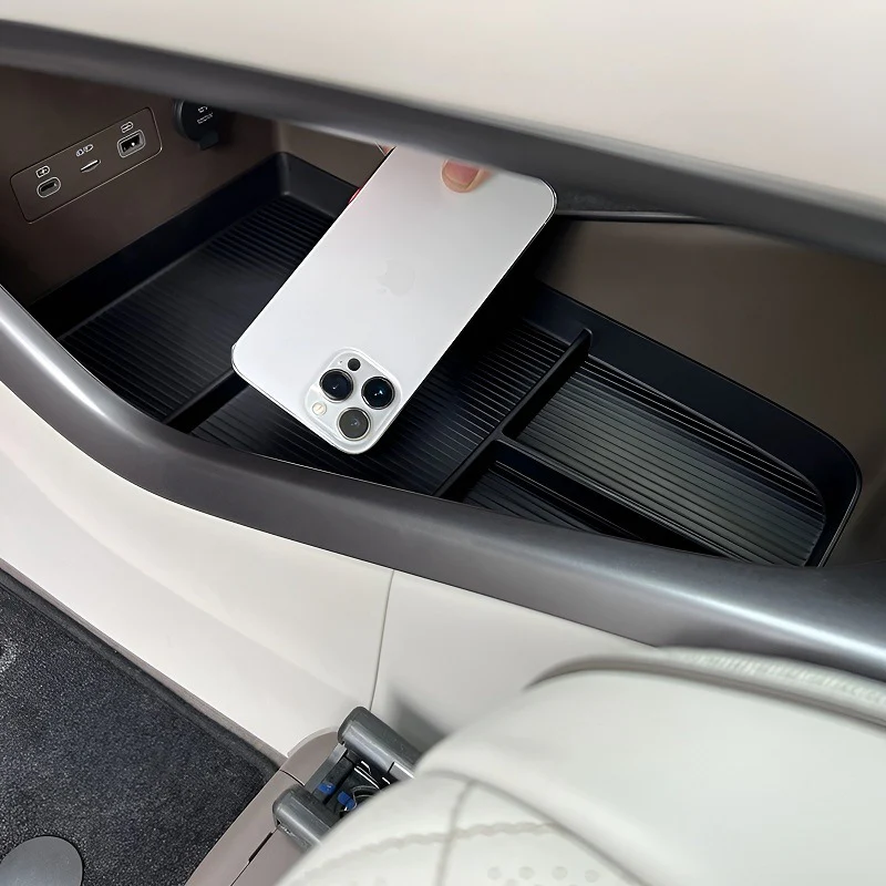 Lower Center Console Storage Box for BYD DENZA D9 - Image 4