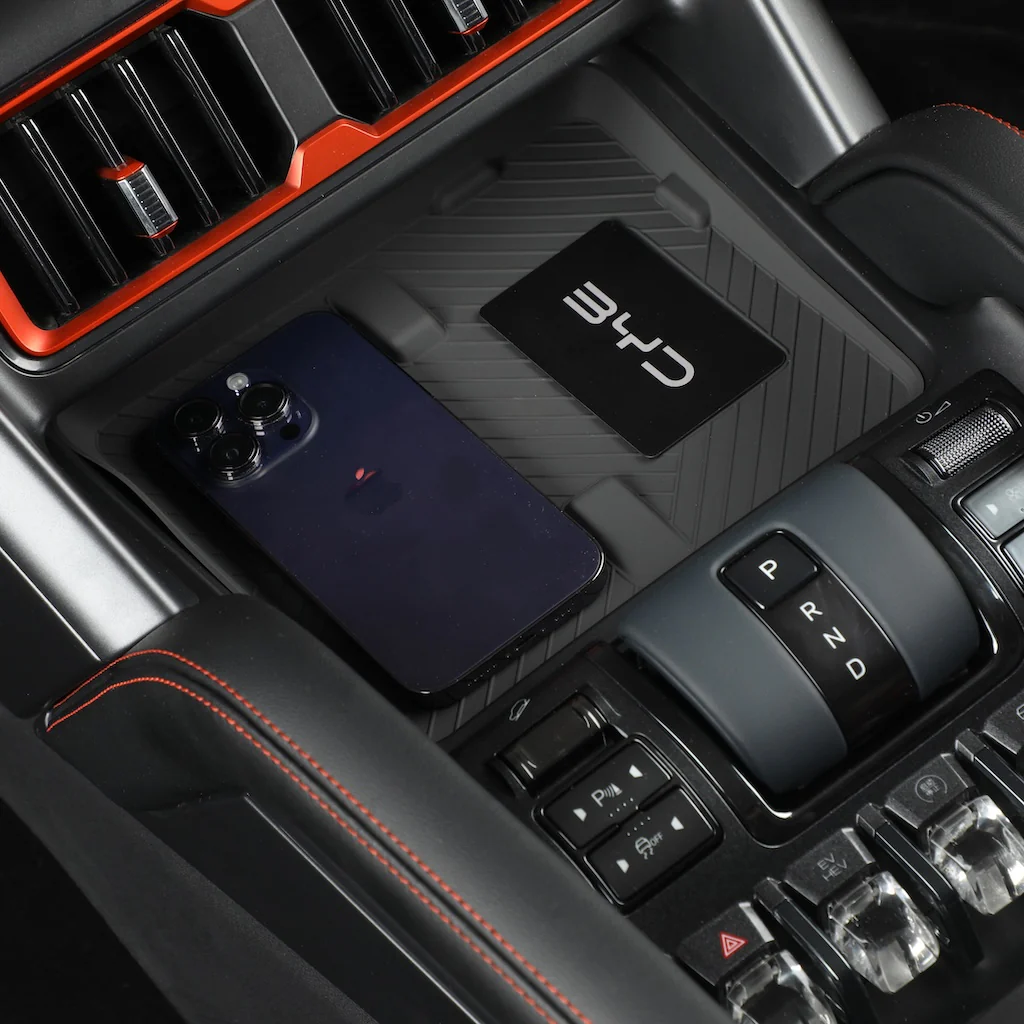 Wireless Charging Pad for Shark 6 - Image 7